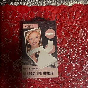 Hollywood Compact LED Mirror with 8 Lights